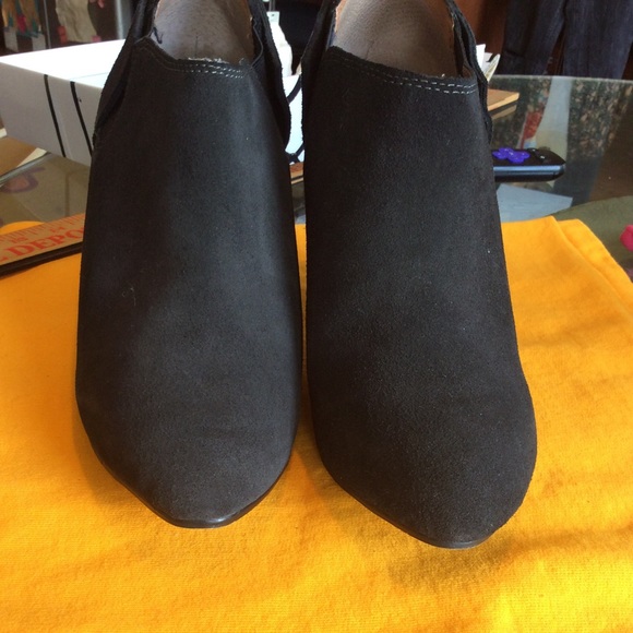 Dolce Vita OnDine Black Suede Boots Size 8.5, Pre-owned with box - Picture 5 of 13